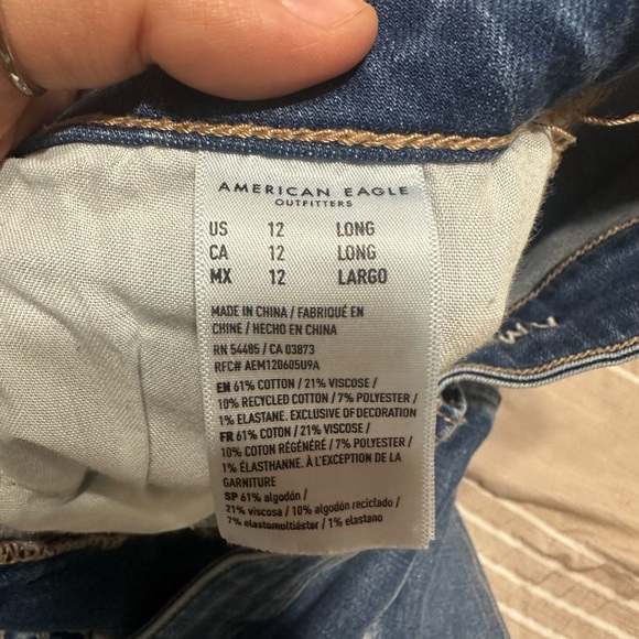 Distressed AE jeans - Picture 4 of 5